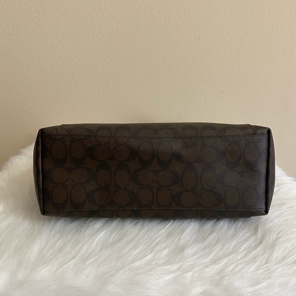 Coach - Picture 8 of 8